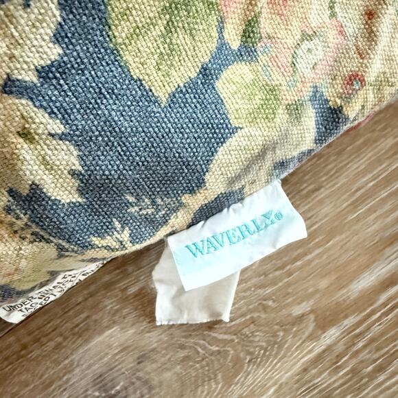 Waverly Sanctuary Rose Modern Farmhouse Floral Reversible Comforter 80"x90" - Picture 8 of 16